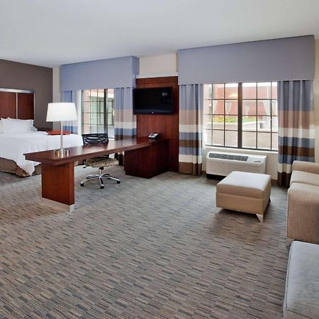 Hampton Inn & Suites Chapel Hill/Carrboro Exterior foto